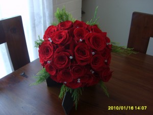 Mauricio Rojas oficios y profesiones en Santiago |  ARREGLOS FLORES NATURALES , RAMOS DE NOVIA, DECORACION MATRIMONIOS, MAURICIO ROJAS - WILMA FUENTES PEINADOS Y MAQUILLAJES A DOMICILIO