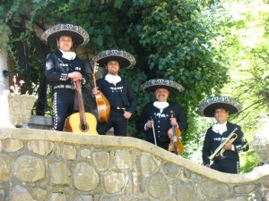 Mariachi chile mexico oficios y profesiones en La Reina |  Charros a domicilio 02-7279788, Grandes serenatas con mariachi chile mexico