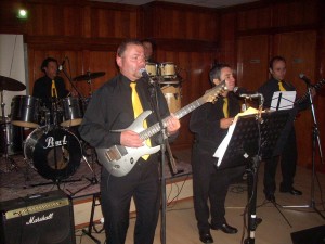 CRISTIAN VERA oficios y profesiones en Santiago |  ORQUESTA BANDA SHOW, EVENTOS