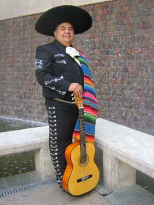 ALEJO ALLENDE ORELLANA  oficios y profesiones en Santiago |  MARIACHI TECALITLAN,ALEJO ALLENDE EL CHARRO QUE CANTA BONITO 97181780 , REGALAR SERENATAS ES REGALAR AMOR,REGALAR SERENATAS ES DARSE POR ENTERO