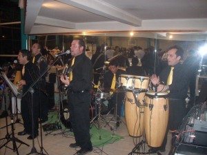 CHRISTIAN VERA oficios y profesiones en Santiago |  ORQUESTA TROPICAL PARA EVENTOS BANDA SHOW, ORQUESTAS