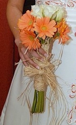 Mauricio Rojas oficios y profesiones en Santiago |  ARREGLOS FLORES NATURALES , RAMOS DE NOVIA, DECORACION MATRIMONIOS, MAURICIO ROJAS - WILMA FUENTES PEINADOS Y MAQUILLAJES A DOMICILIO