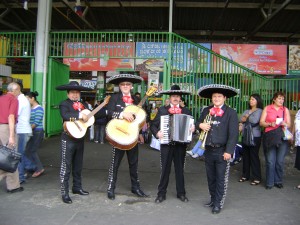 johnny luis oficios y profesiones en Santiago |  sal y tequila mariachis serenatas en vivo, MARIACHIS CHARROS SERENATAS EXPRESS