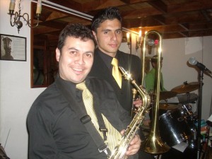 Claudio Navarro Guenel oficios y profesiones en Santiago |  Saxofonista, Banda Cumbia Pachanga Ska, Rock y Banda de M&uacute;sica Alemana, Saxofonista y Banda 