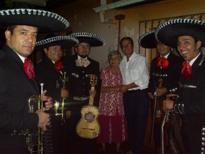 johnny luis oficios y profesiones en Santiago |  WWW.MARIACHISALYTEQUILA.COM  /   MARIACHIS SERENATAS, SERENATAS MARIACHIS SERENATAS MARIACHIS